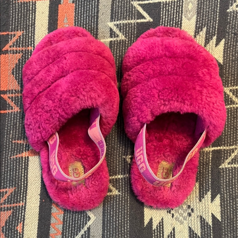 UGG Fuchsia Fluff yeah slippers